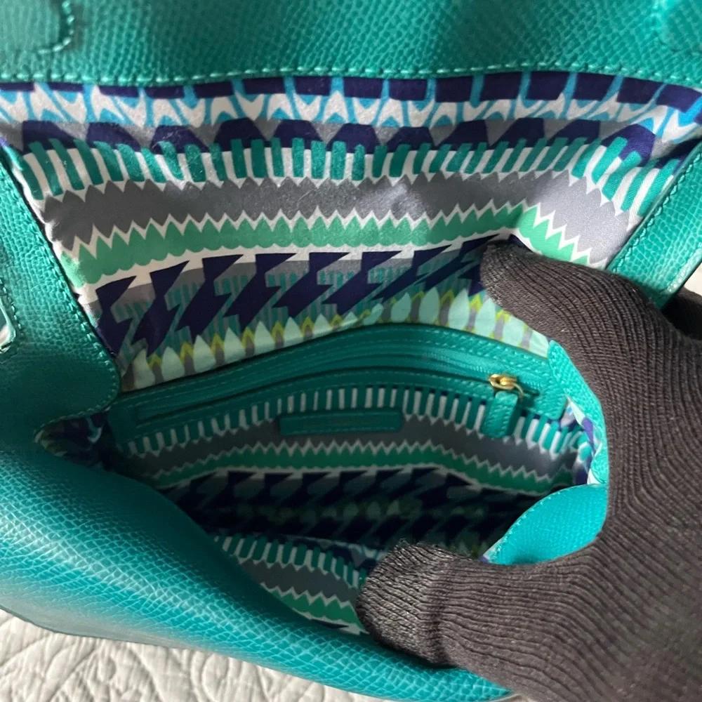 Vera Bradley Twice as Nice Crossbody Leather Bag in Teal/Aqua Colors “Like New” - Picture 6 of 14